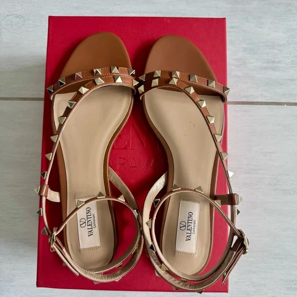 BRAND NEW Valentino Garavani RockStud Brown Sandals - Picture 5 of 9